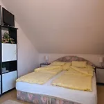 Mogyorós * Balatongyörök