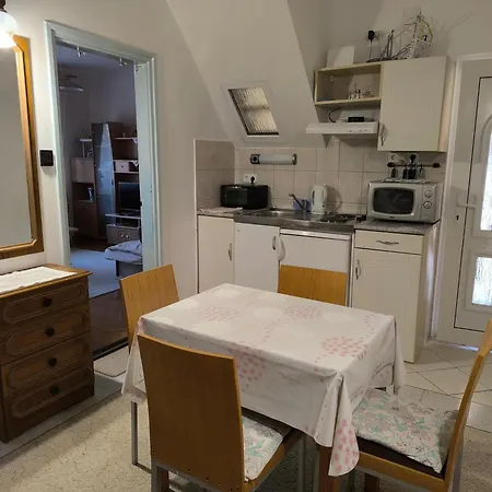 Mogyoros Apartmanhaz Balatongyorok