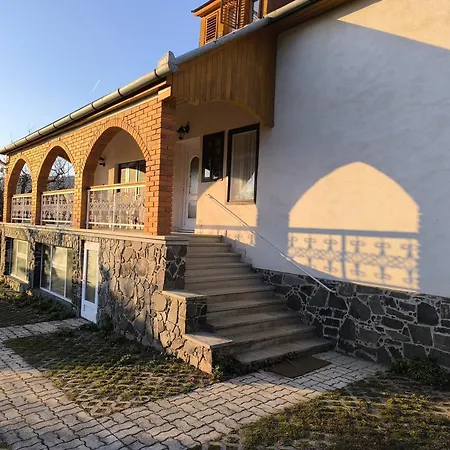 Mogyoros Apartmanhaz * Balatongyorok