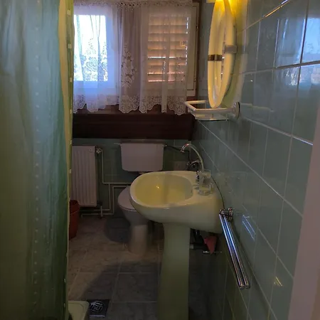 Mogyoros Apartmanhaz *