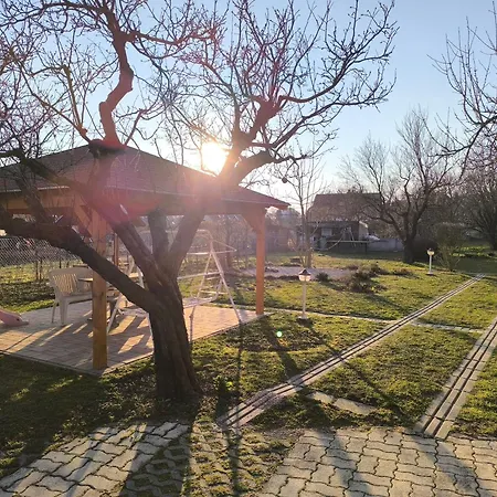 Διαμέρισμα Mogyoros Apartmanhaz *