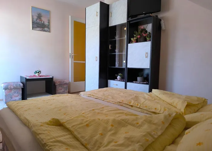 Mogyoros Apartmanhaz *