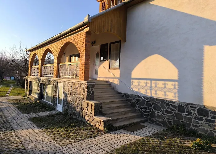 Mogyoros Apartmanhaz * Balatongyörök