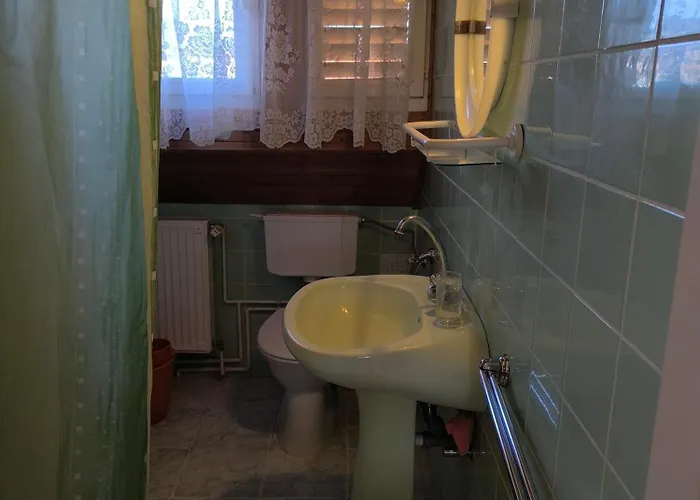 Mogyoros Apartmanhaz *